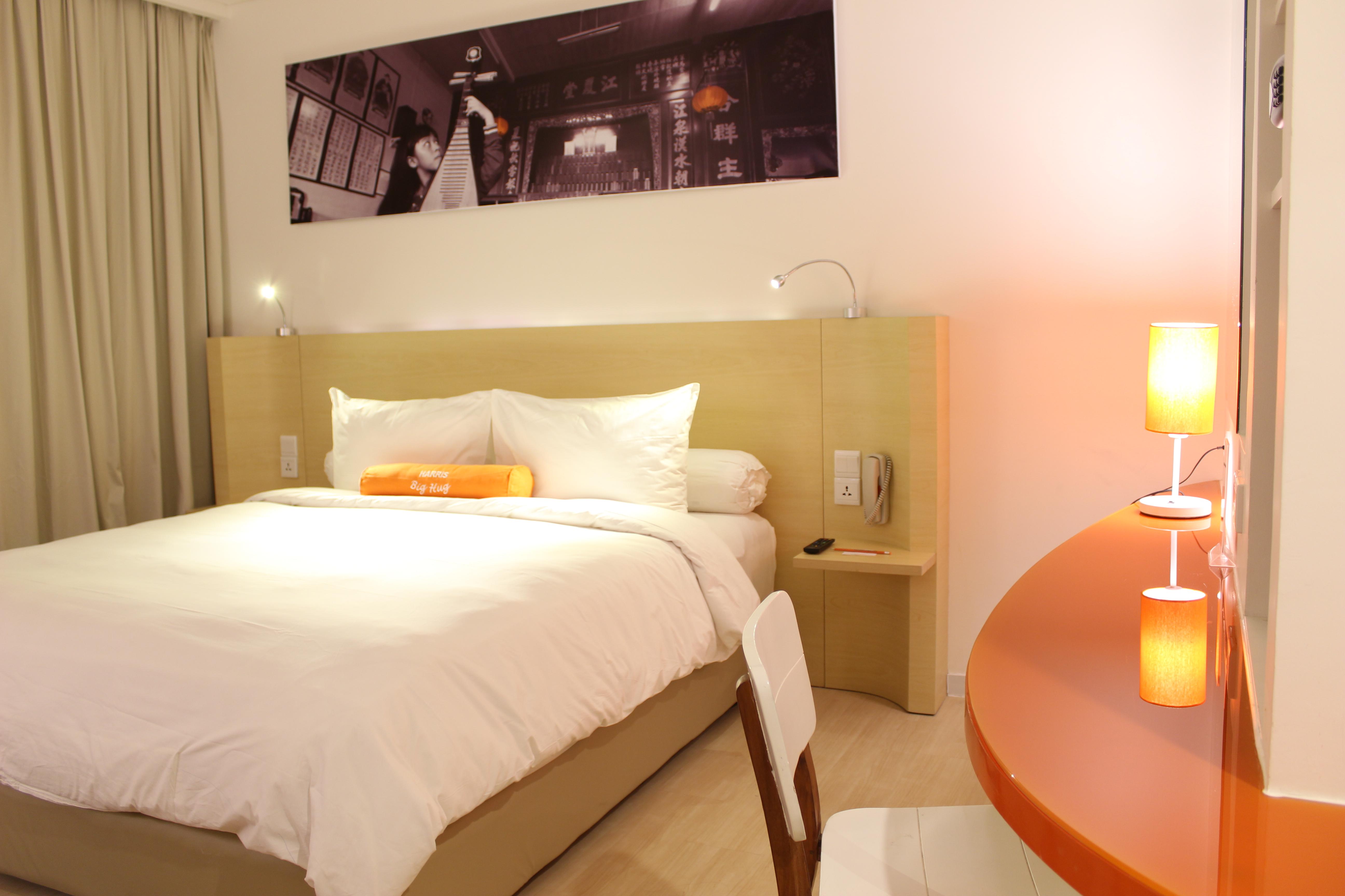 HARRIS Hotel Pontianak Buitenkant foto