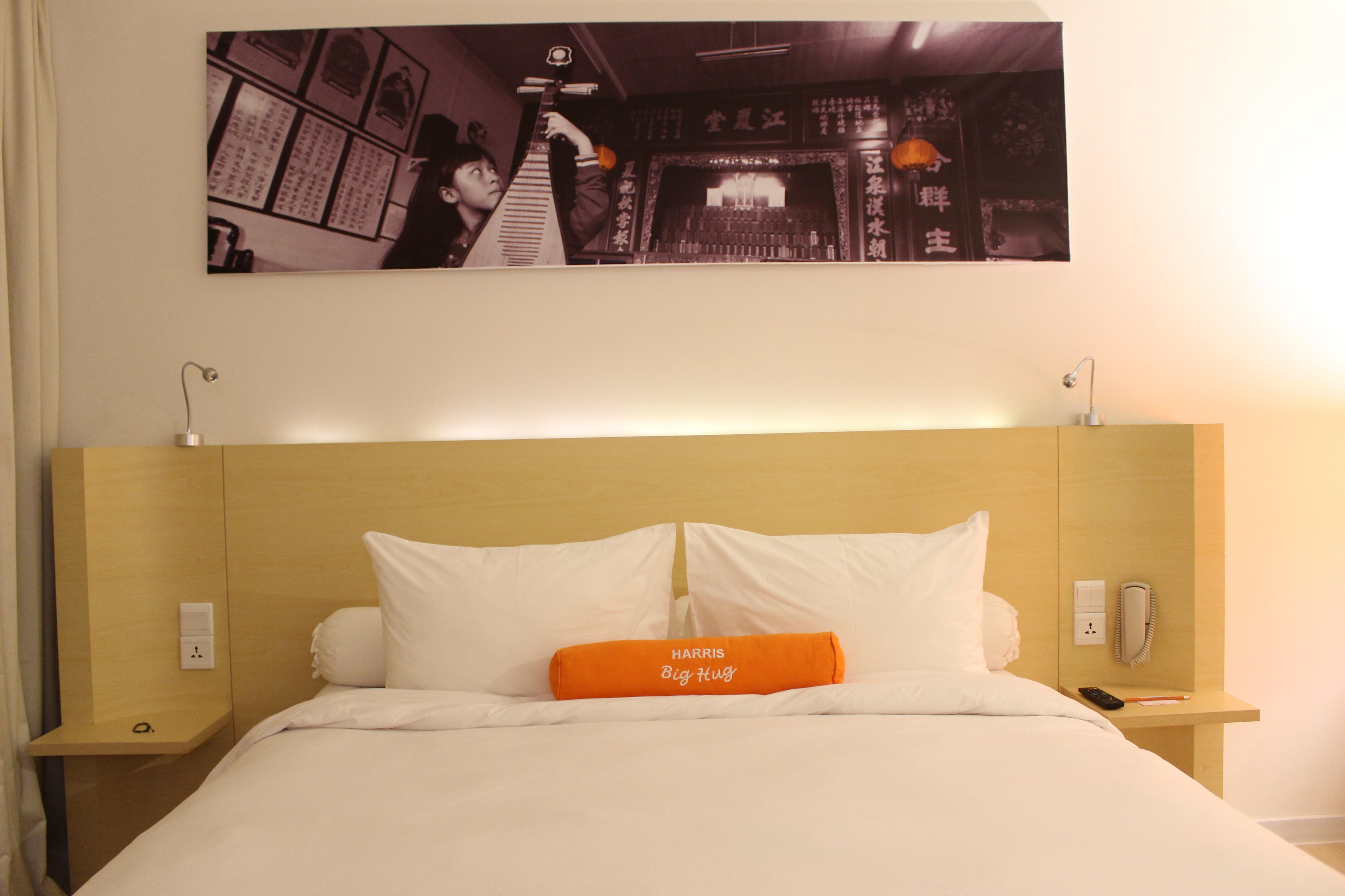 HARRIS Hotel Pontianak Buitenkant foto