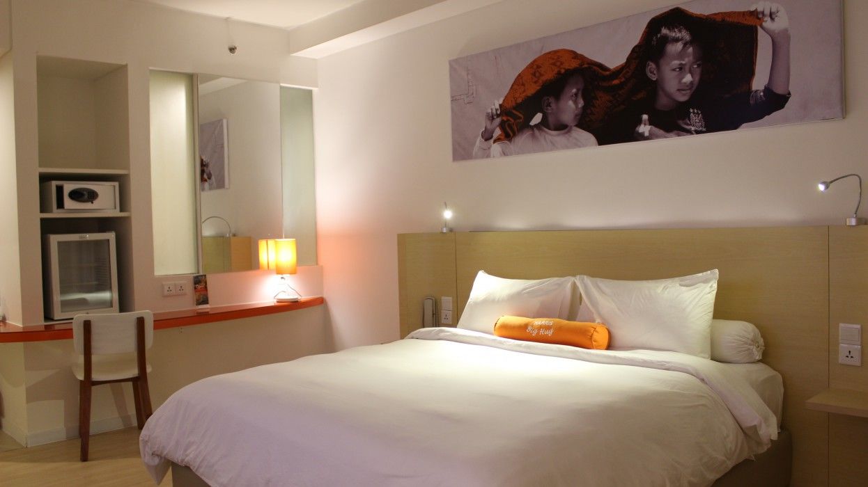 HARRIS Hotel Pontianak Buitenkant foto